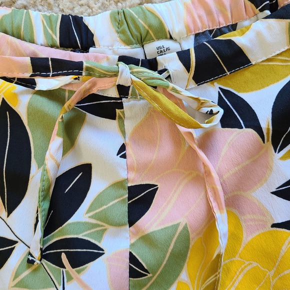 RACHEL ZOE Women's Large Floral Botanical Shorts Polyester Unlined - Picture 3 of 8